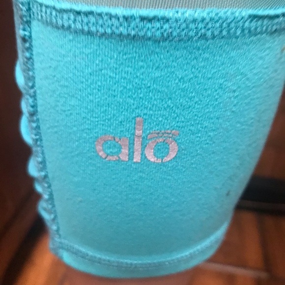 Alo yoga Cropped Workout-Leggings- Aqua Teal- Size None Good Condition - Picture 7 of 16
